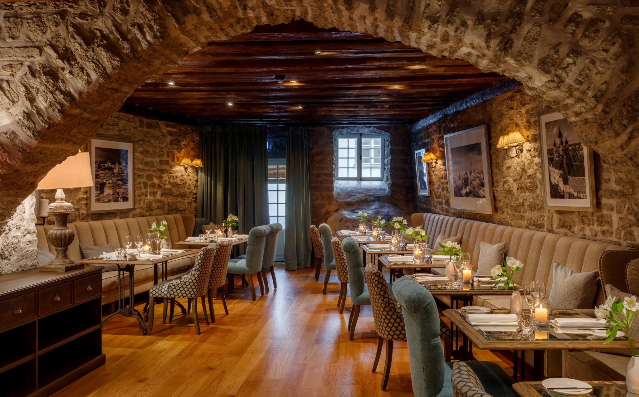 Schloessle Hotel - Small Luxury Hotels Of The World Tallinn Exterior photo The restaurant at The Ivy, Ludlow