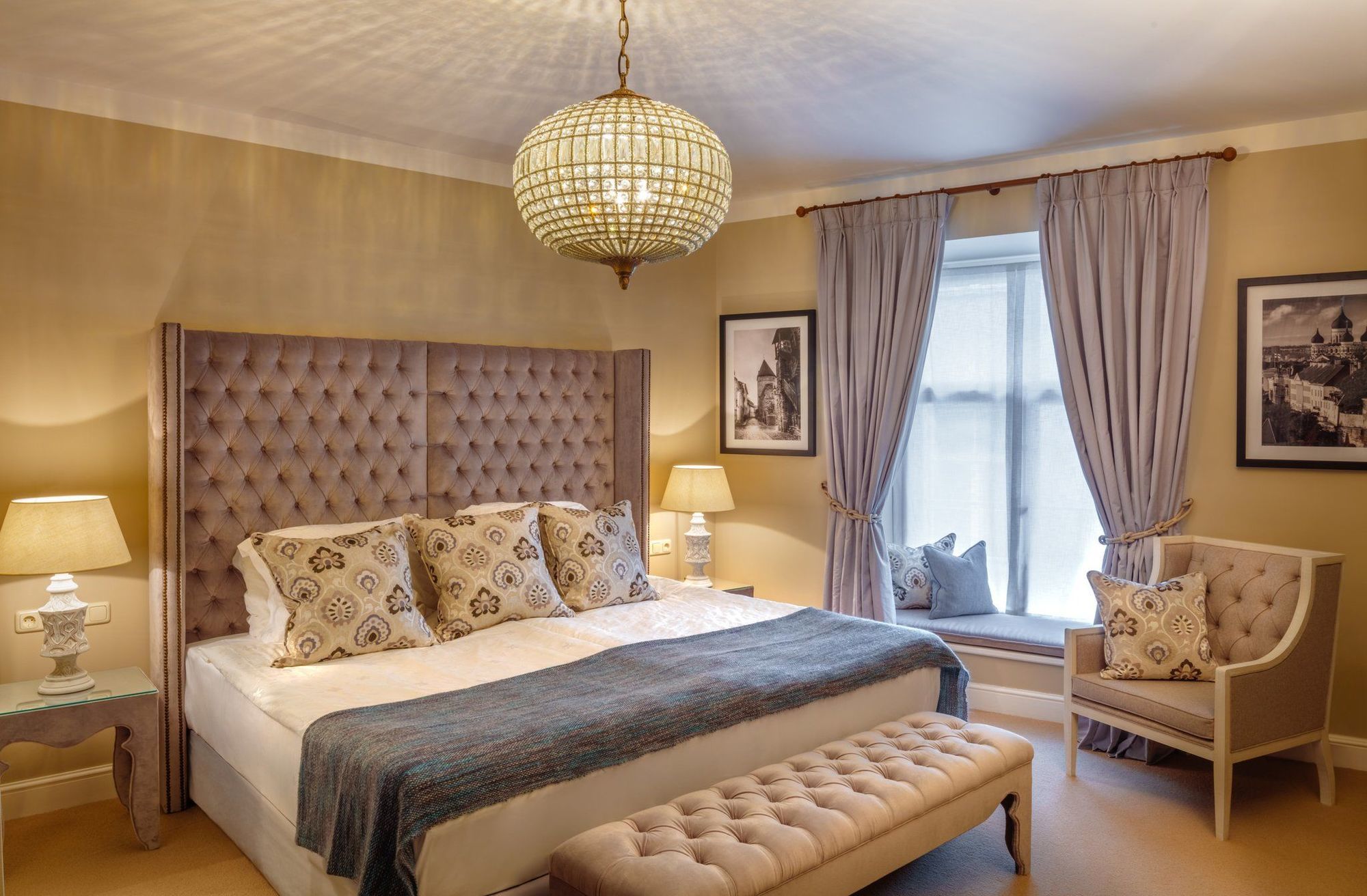 Schloessle Hotel - Small Luxury Hotels Of The World Tallinn Exterior photo A bedroom at the hotel