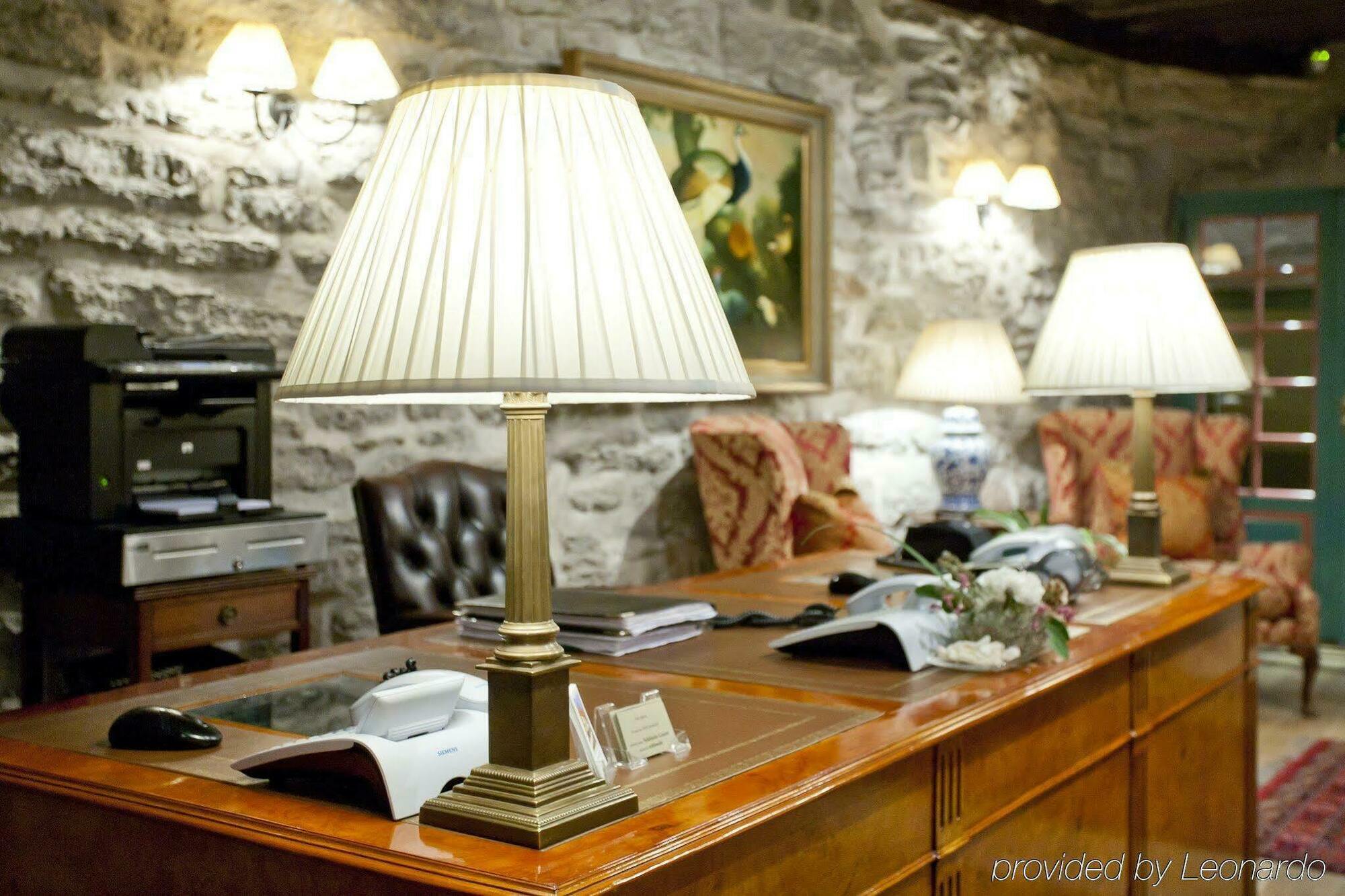 Schloessle Hotel - Small Luxury Hotels Of The World Tallinn Room photo A desk lamp